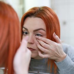 Polacy widzą coraz gorzej. Ile kosztuje dbanie o wzrok?
